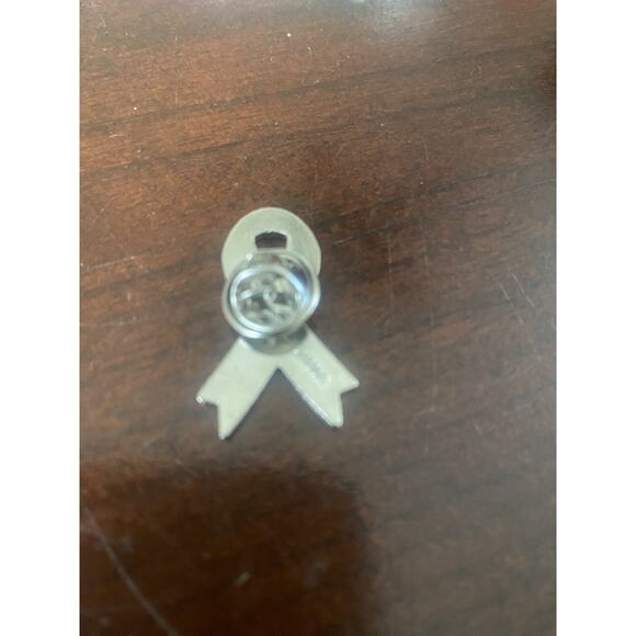 Lung Cancer Awareness Ribbon Lapel Pin Silver Color Metal - Picture 3 of 3